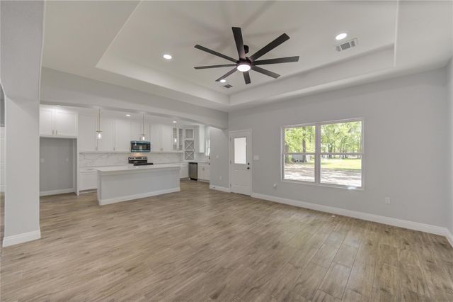 390 N Linnwood, Woodbranch, TX 77357