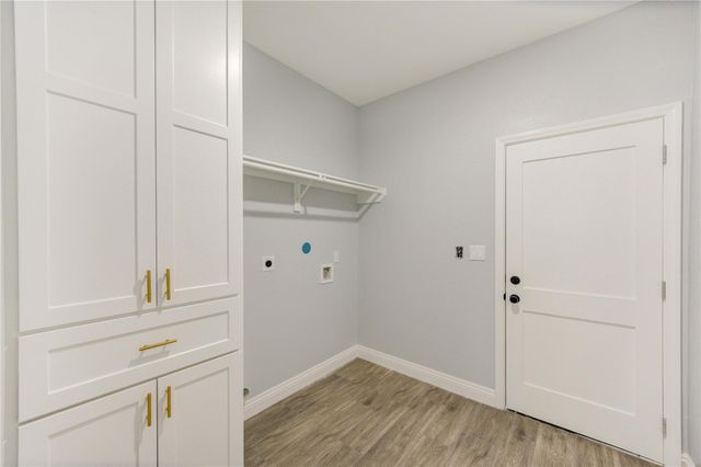 390 N Linnwood, Woodbranch, TX 77357