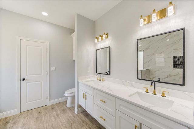 390 N Linnwood, Woodbranch, TX 77357