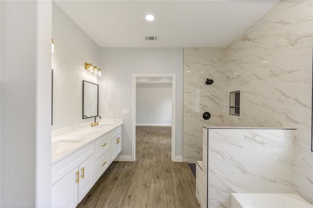 390 N Linnwood, Woodbranch, TX 77357