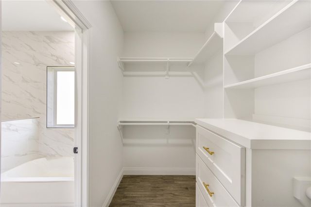 390 N Linnwood, Woodbranch, TX 77357