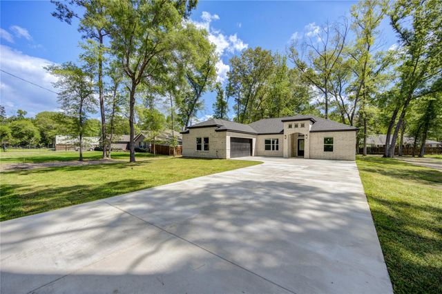 390 N Linnwood, Woodbranch, TX 77357