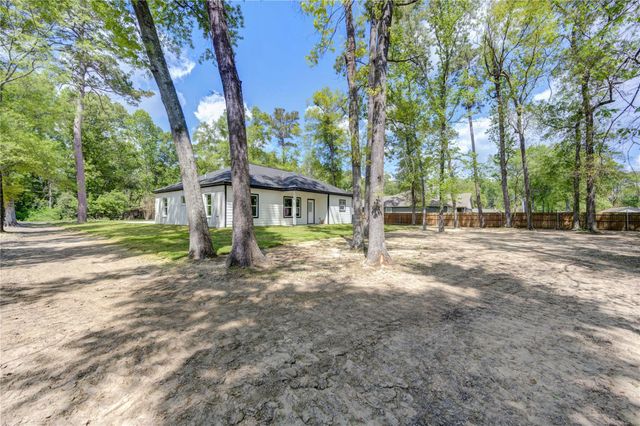 390 N Linnwood, Woodbranch, TX 77357