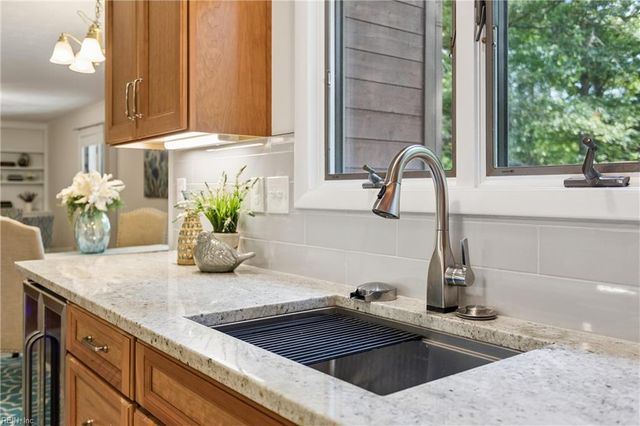 107 Brokenbridge RD, Yorktown, VA 23692