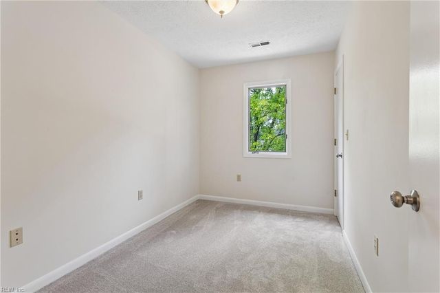 107 Brokenbridge RD, Yorktown, VA 23692