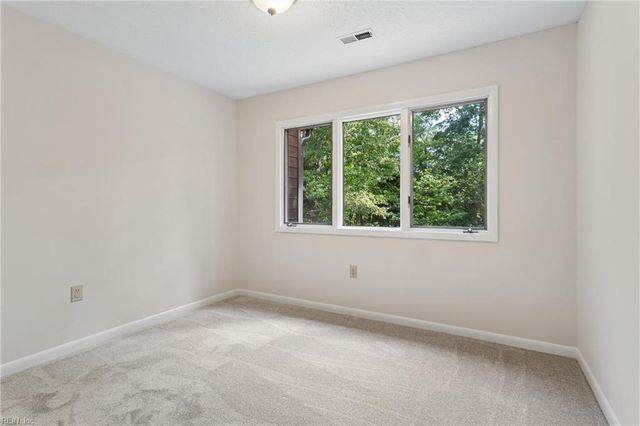 107 Brokenbridge RD, Yorktown, VA 23692