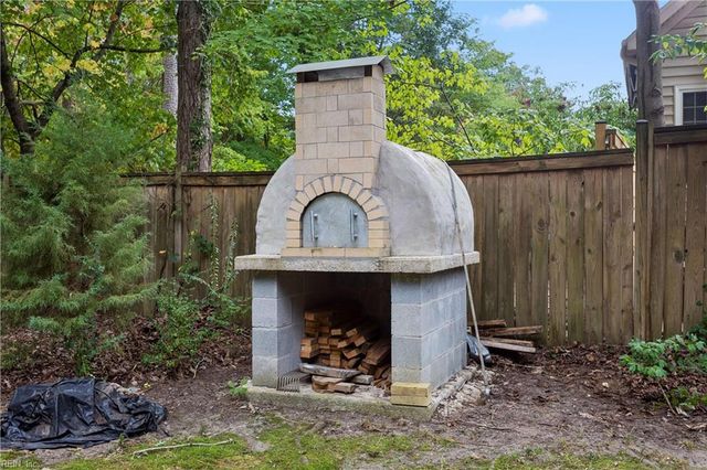 107 Brokenbridge RD, Yorktown, VA 23692