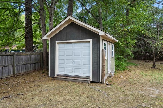 107 Brokenbridge RD, Yorktown, VA 23692