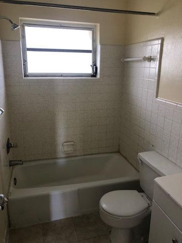 1310 S Federal Highway 10, Lake Worth Beach, FL 33460