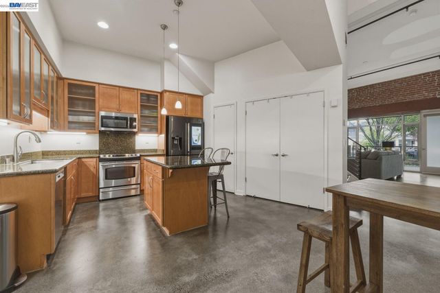 594 Manzana Pl, San Jose, CA 95112