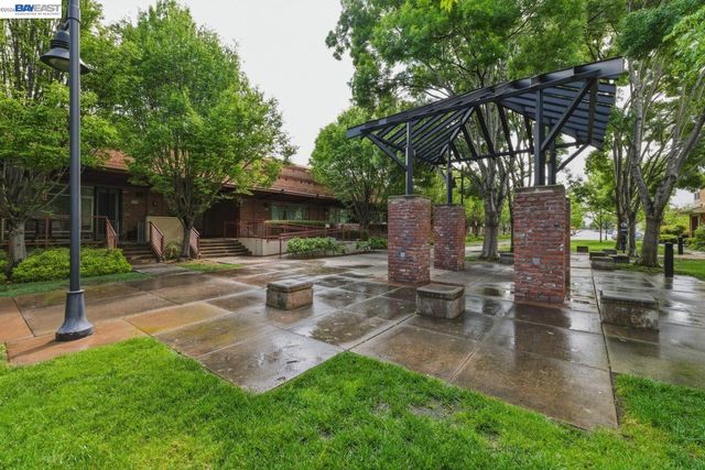 594 Manzana Pl, San Jose, CA 95112