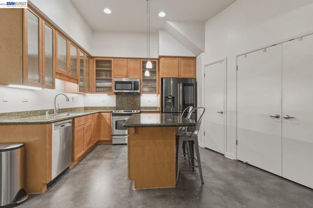 594 Manzana Pl, San Jose, CA 95112