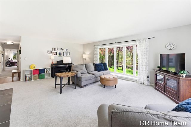 4090 Baywood Drive, Grand Rapids, MI 49546