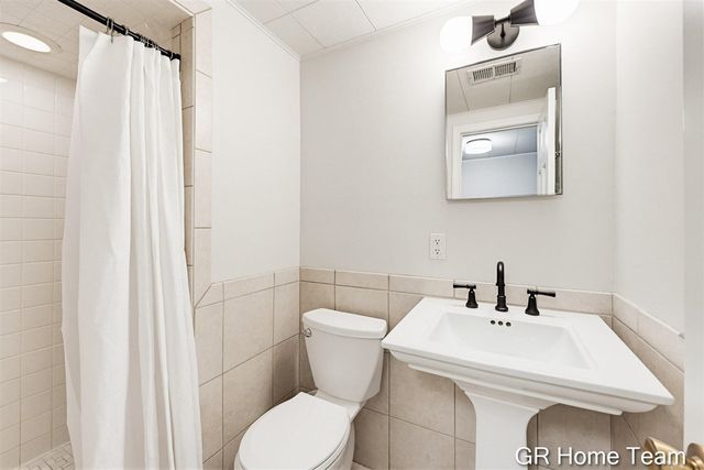 4090 Baywood Drive, Grand Rapids, MI 49546