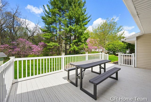 4090 Baywood Drive, Grand Rapids, MI 49546