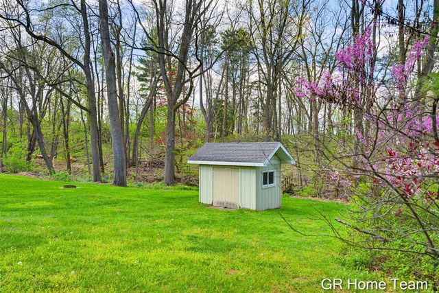 4090 Baywood Drive, Grand Rapids, MI 49546