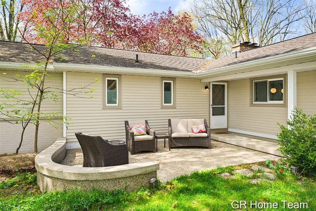 4090 Baywood Drive, Grand Rapids, MI 49546