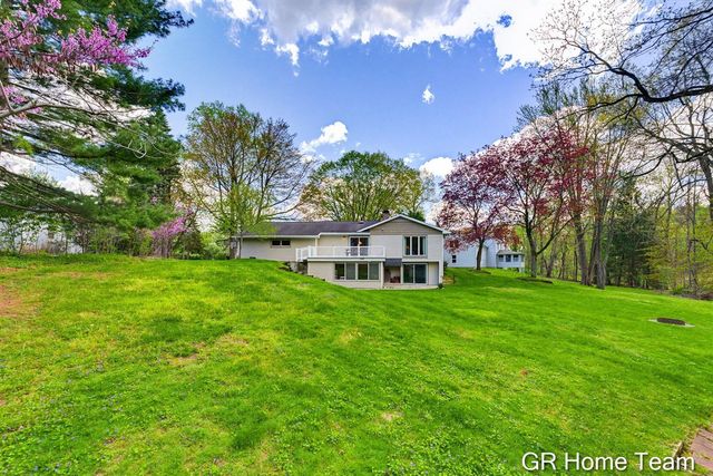4090 Baywood Drive, Grand Rapids, MI 49546