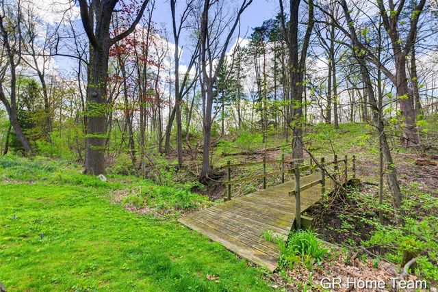 4090 Baywood Drive, Grand Rapids, MI 49546