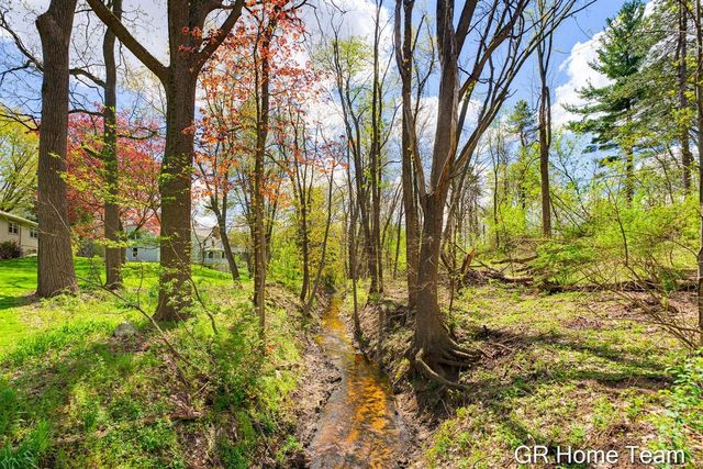 4090 Baywood Drive, Grand Rapids, MI 49546