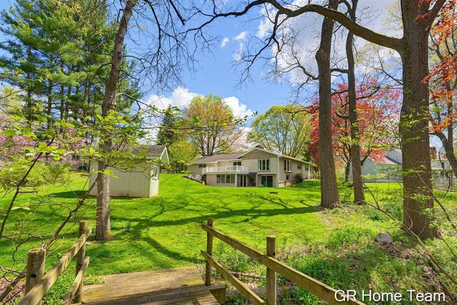4090 Baywood Drive, Grand Rapids, MI 49546