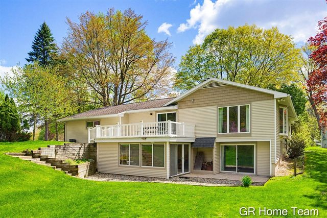 4090 Baywood Drive, Grand Rapids, MI 49546