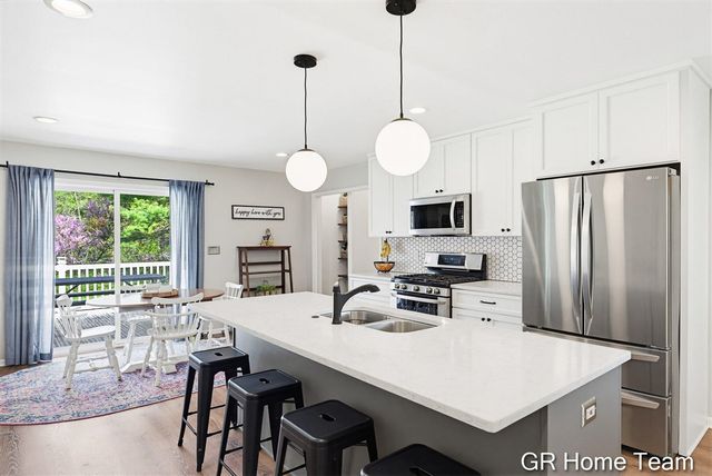 4090 Baywood Drive, Grand Rapids, MI 49546