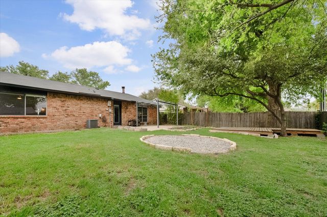 5321 Strickland Avenue, The Colony, TX 75056