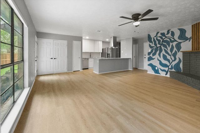 5321 Strickland Avenue, The Colony, TX 75056