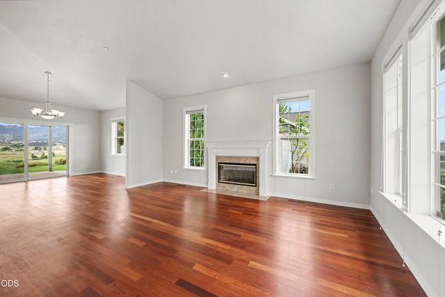 825 Amerman Drive, Phoenix, OR 97535