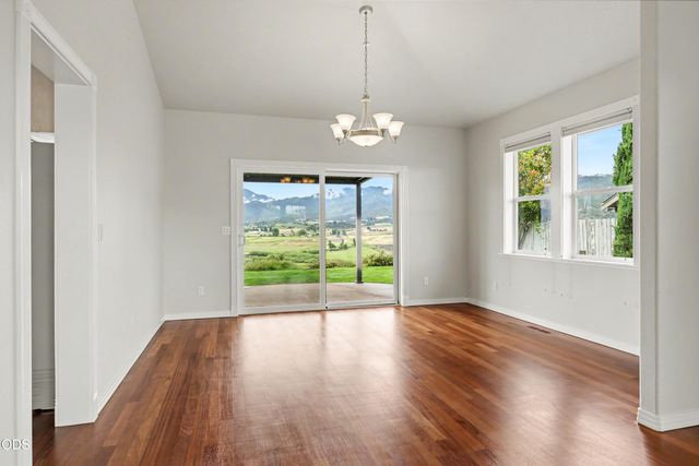 825 Amerman Drive, Phoenix, OR 97535
