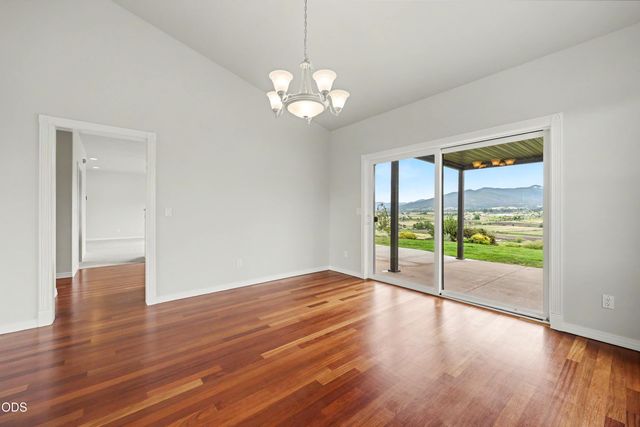 825 Amerman Drive, Phoenix, OR 97535