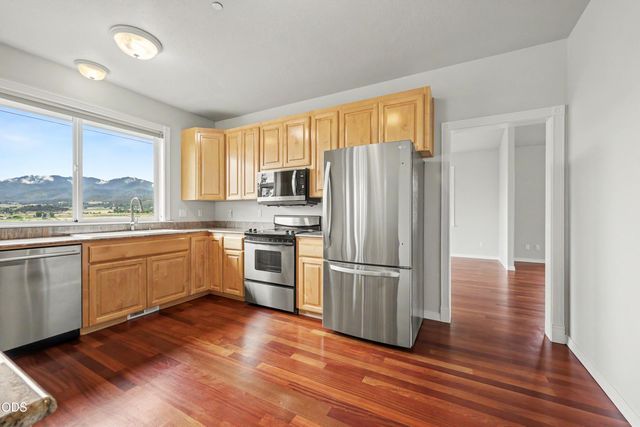 825 Amerman Drive, Phoenix, OR 97535