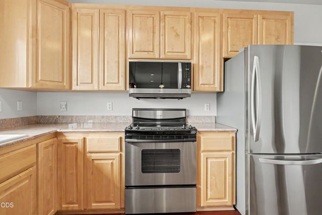 825 Amerman Drive, Phoenix, OR 97535