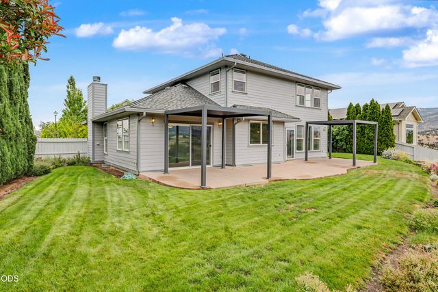 825 Amerman Drive, Phoenix, OR 97535