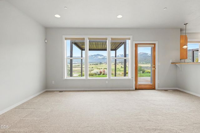 825 Amerman Drive, Phoenix, OR 97535
