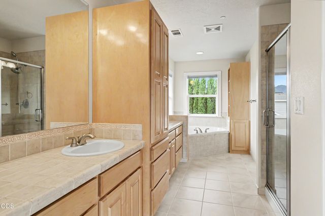 825 Amerman Drive, Phoenix, OR 97535