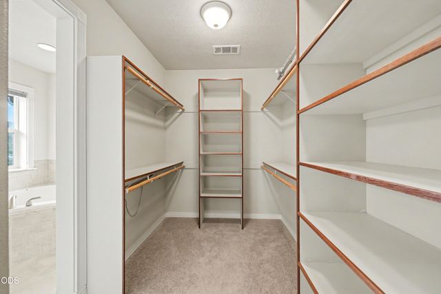 825 Amerman Drive, Phoenix, OR 97535