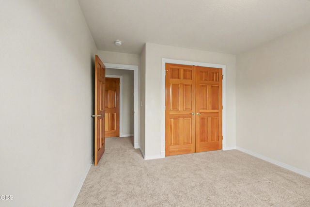 825 Amerman Drive, Phoenix, OR 97535