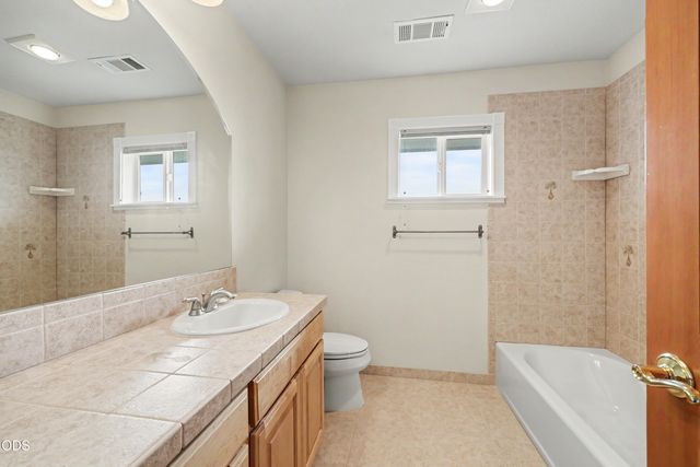 825 Amerman Drive, Phoenix, OR 97535
