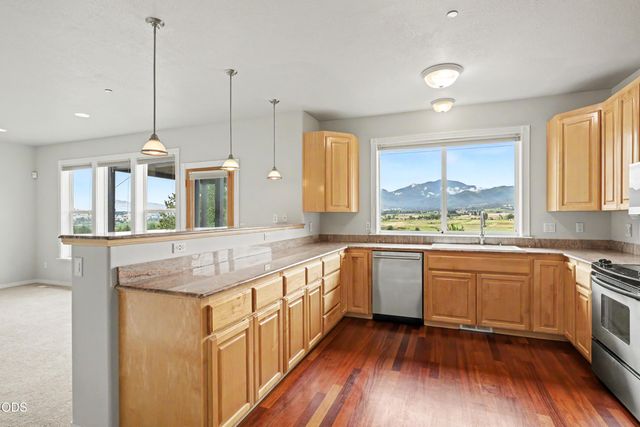 825 Amerman Drive, Phoenix, OR 97535