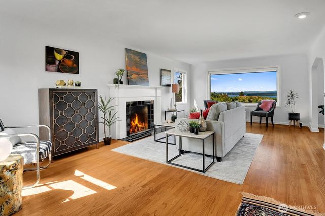 6921 39th Avenue SW, Seattle, WA 98136