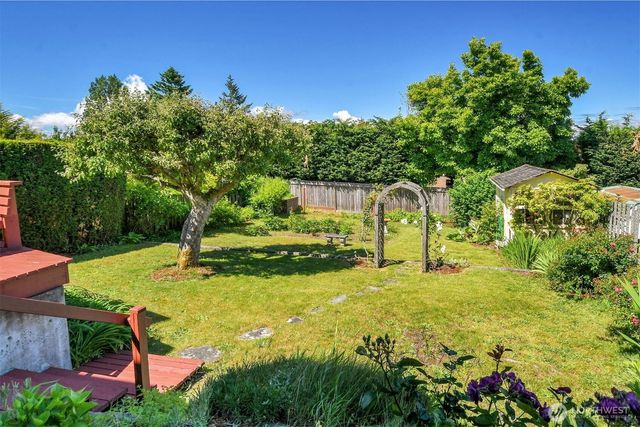 6921 39th Avenue SW, Seattle, WA 98136