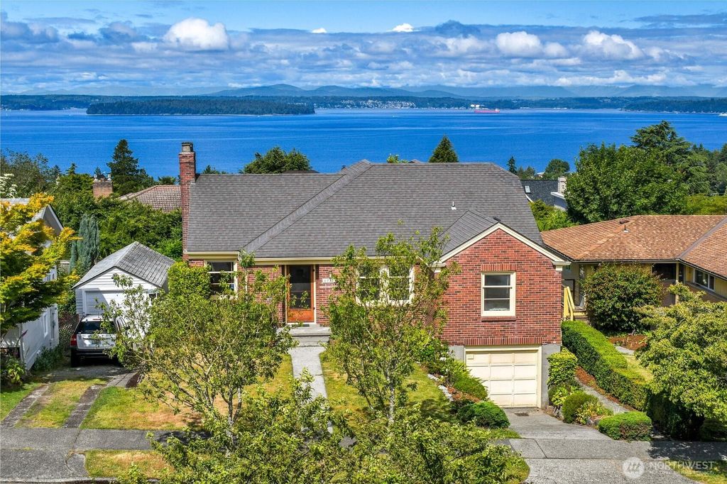 6921 39th Avenue SW, Seattle, WA 98136