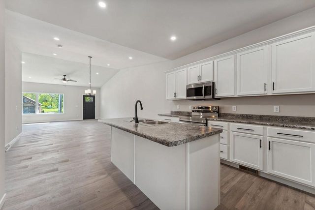 216 S Dewey Avenue, Reedsburg, WI 53959