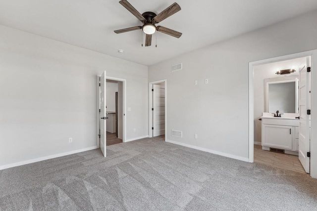 216 S Dewey Avenue, Reedsburg, WI 53959