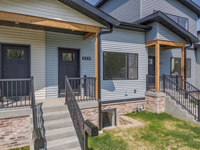 216 S Dewey Avenue, Reedsburg, WI 53959