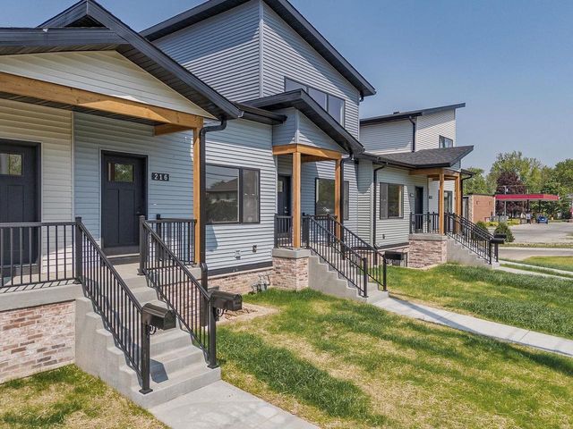 216 S Dewey Avenue, Reedsburg, WI 53959