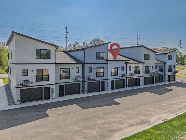 216 S Dewey Avenue, Reedsburg, WI 53959