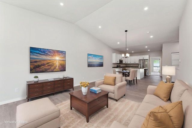 216 S Dewey Avenue, Reedsburg, WI 53959